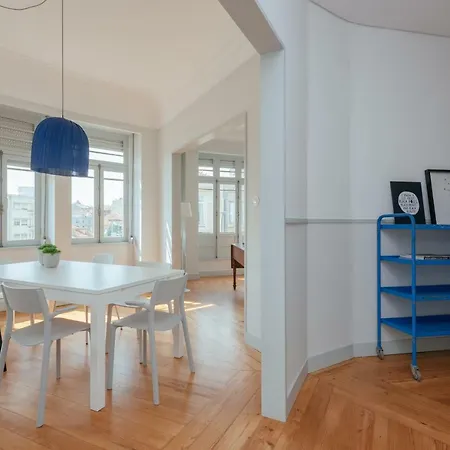 Baixa24 - Downtown Bliss W/ Amazing Natural Light *