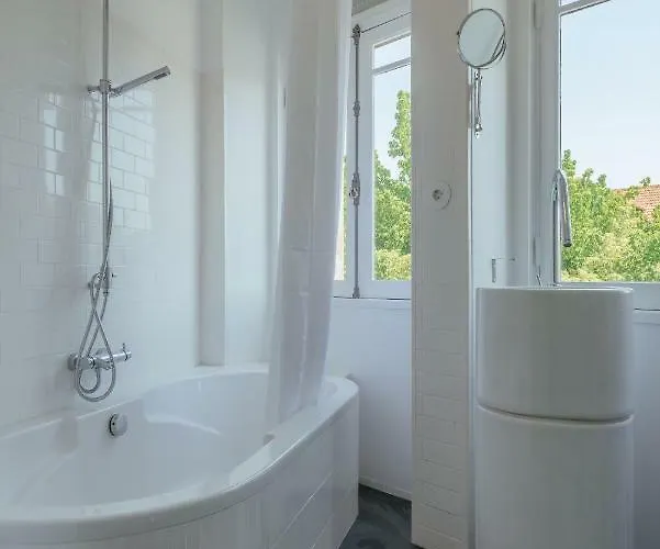 Baixa24 - Downtown Bliss W/ Amazing Natural Light *