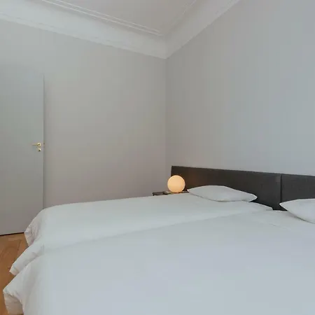 Baixa24 - Downtown Bliss W/ Amazing Natural Light Apartment