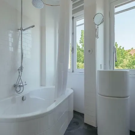 Baixa24 - Downtown Bliss W/ Amazing Natural Light *