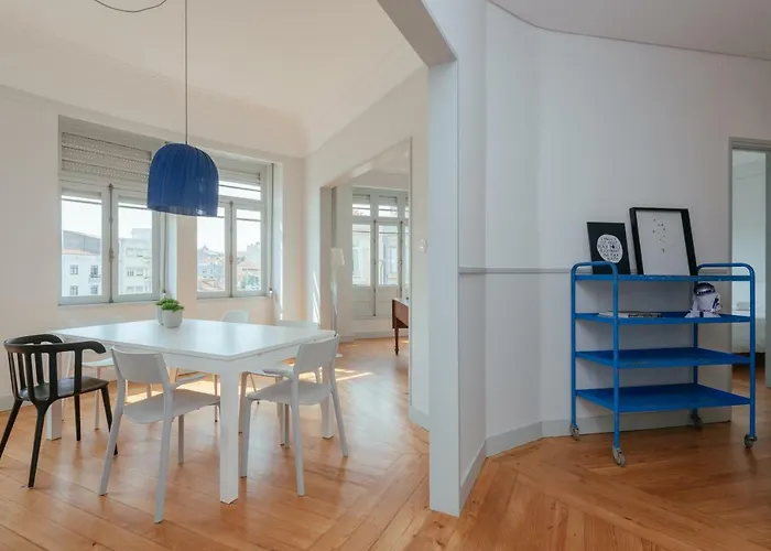 Baixa24 - Downtown Bliss W/ Amazing Natural Light *